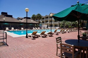 Pool - Beautiful Condo Steps from the Beach-Sleeps 4 (Myrtle Beach)