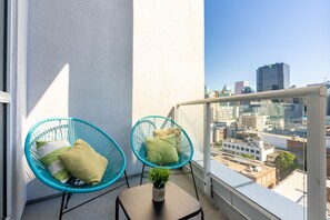 Property grounds - Contemporary DT Vancouver Loft In The Heart Of The City. Parking included (Vancouver)