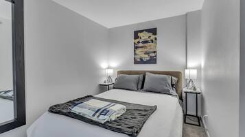 1 slaapkamer, een strijkplank/strijkijzer, reisbedje, wifi