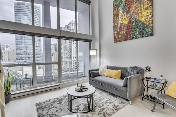 Smart TV - Contemporary DT Vancouver Loft In The Heart Of The City. Parking included (Vancouver)