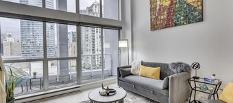 Contemporary DT Vancouver Loft In The Heart Of The City. Parking included