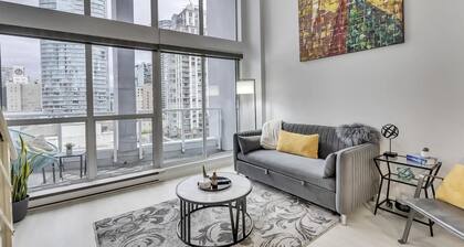 Contemporary DT Vancouver Loft In The Heart Of The City. Parking included