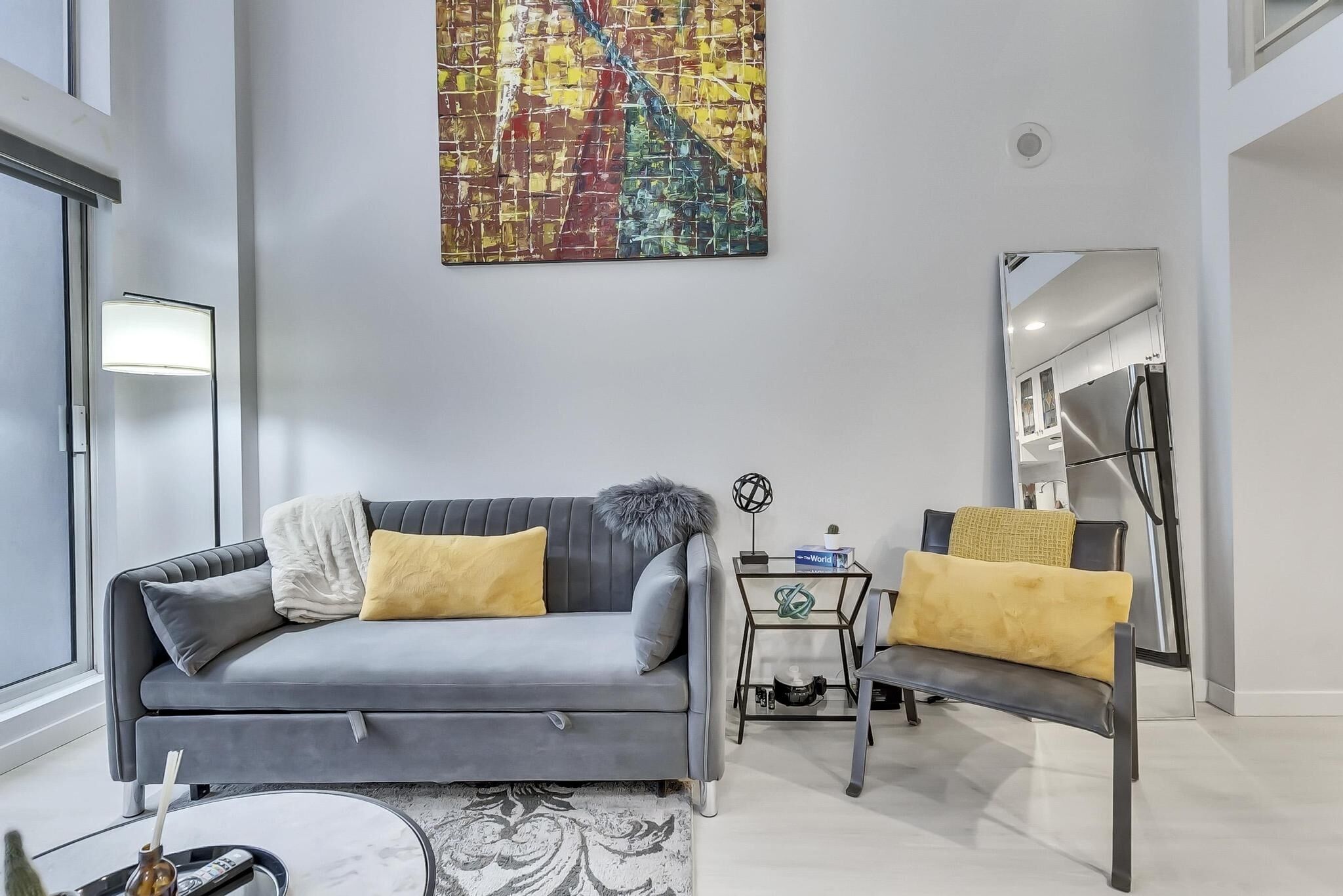 Modern DT Vancouver Loft In The Heart Of The City. Parking included.