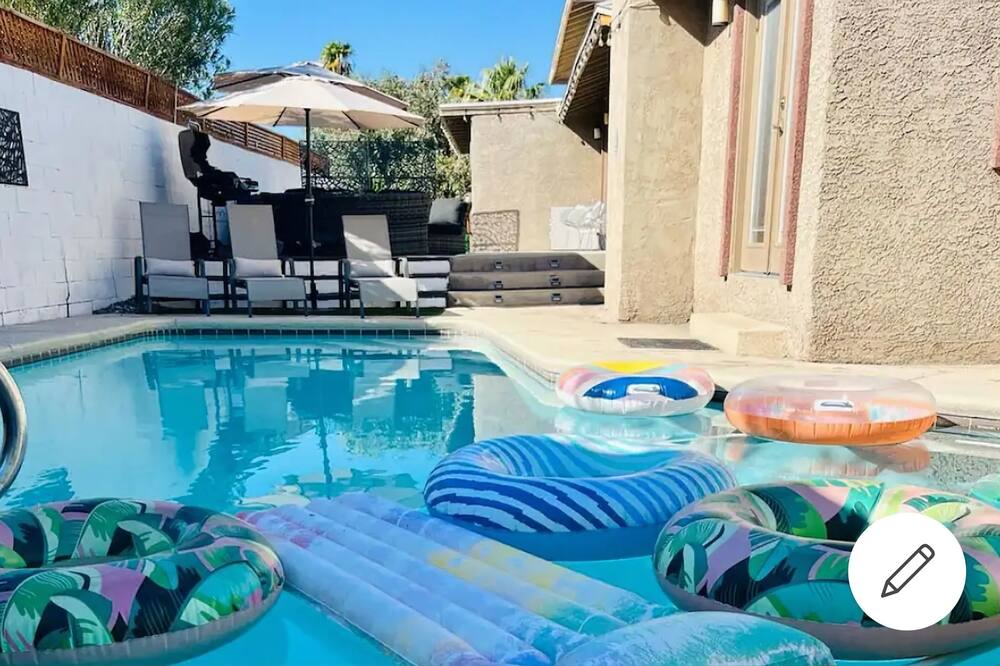 Luxury Villa with private pool and jacuzzi 5BR/4BA