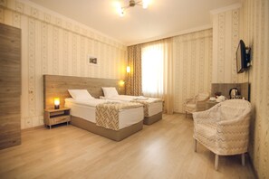 Comfort Double or Twin Room | 1 bedroom, iron/ironing board, free WiFi, bed sheets