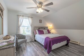 4 habitaciones, tabla de planchar con plancha y cuna de viaje 