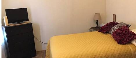 1 bedroom, free WiFi, bed sheets