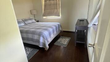 1 Schlafzimmer, BĂŒgeleisen/BĂŒgelbrett, kostenloses WLAN, BettwĂ€sche