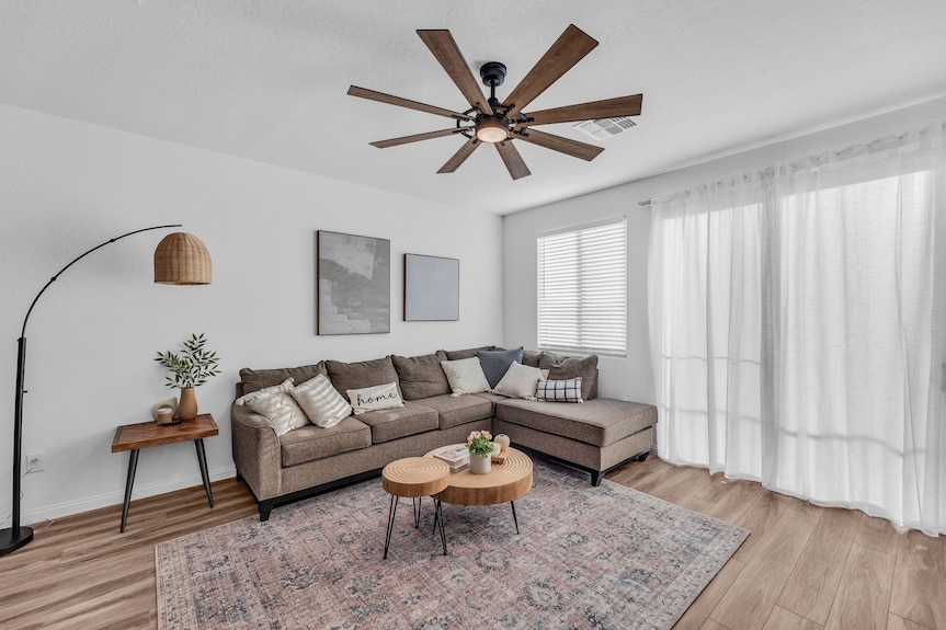New Build ~ Cozy 3br 2 Bath Single Story Home! - North Las Vegas, NV