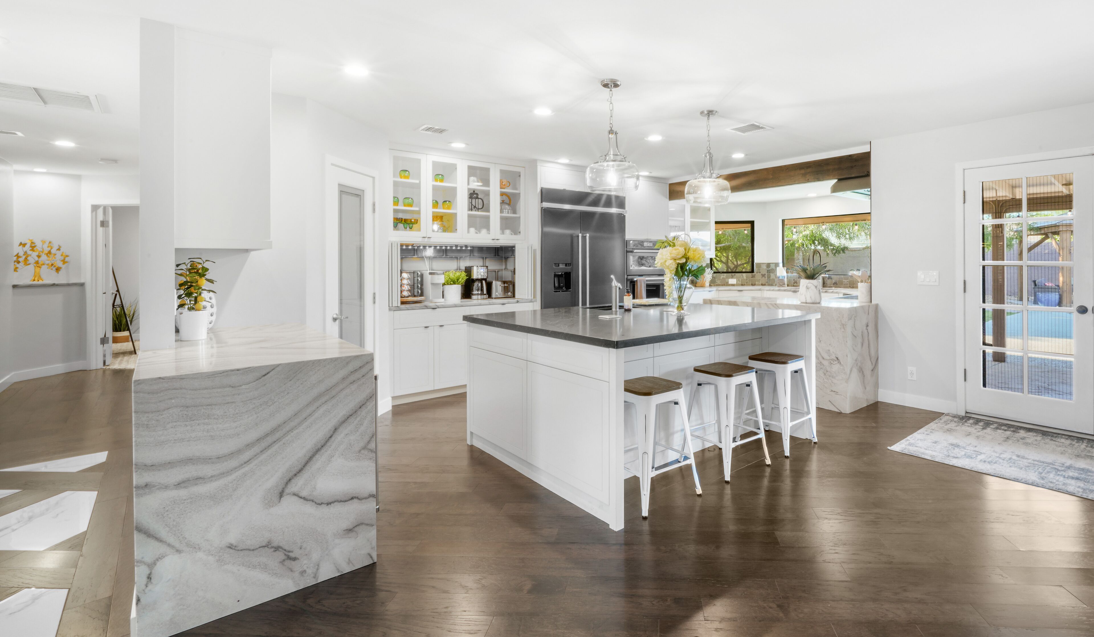 冰箱、微波炉、烤箱、炉灶