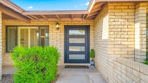 Exterior detail - Phoenix Pool ~ Pool Table ~ BBQ ~ 4 BR: Luxury! (Phoenix)