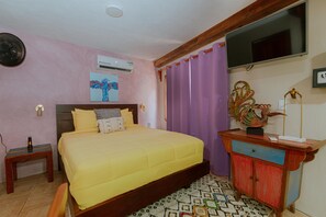 Comfort Triple Room | View from room - Oasis Diverse Adult Retreat. (Quepos)