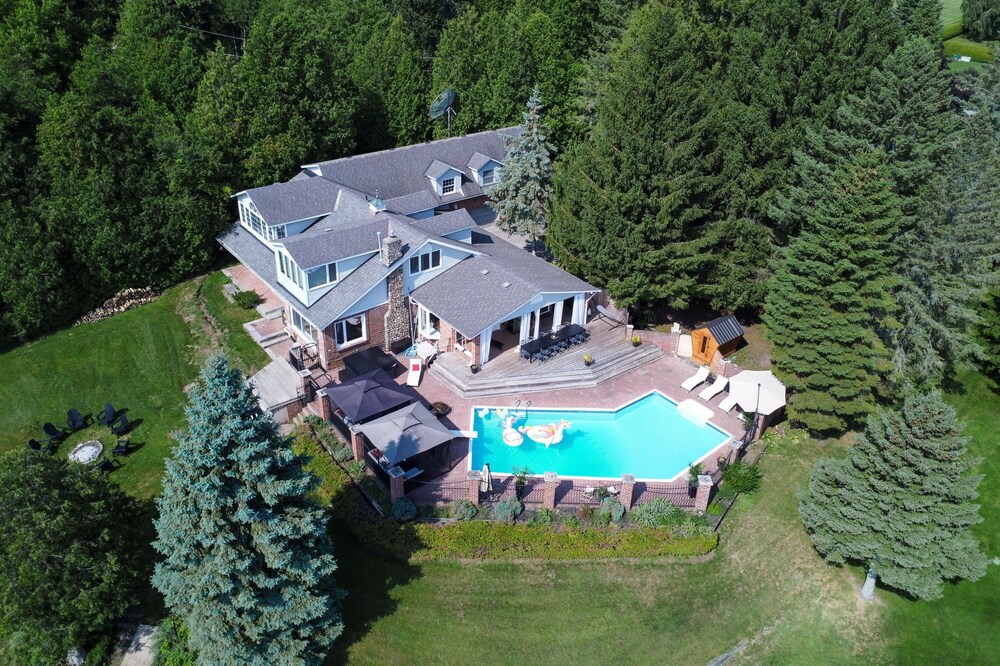 Modern Waterfront Cottage With Heated Pool by 1000 Islands!