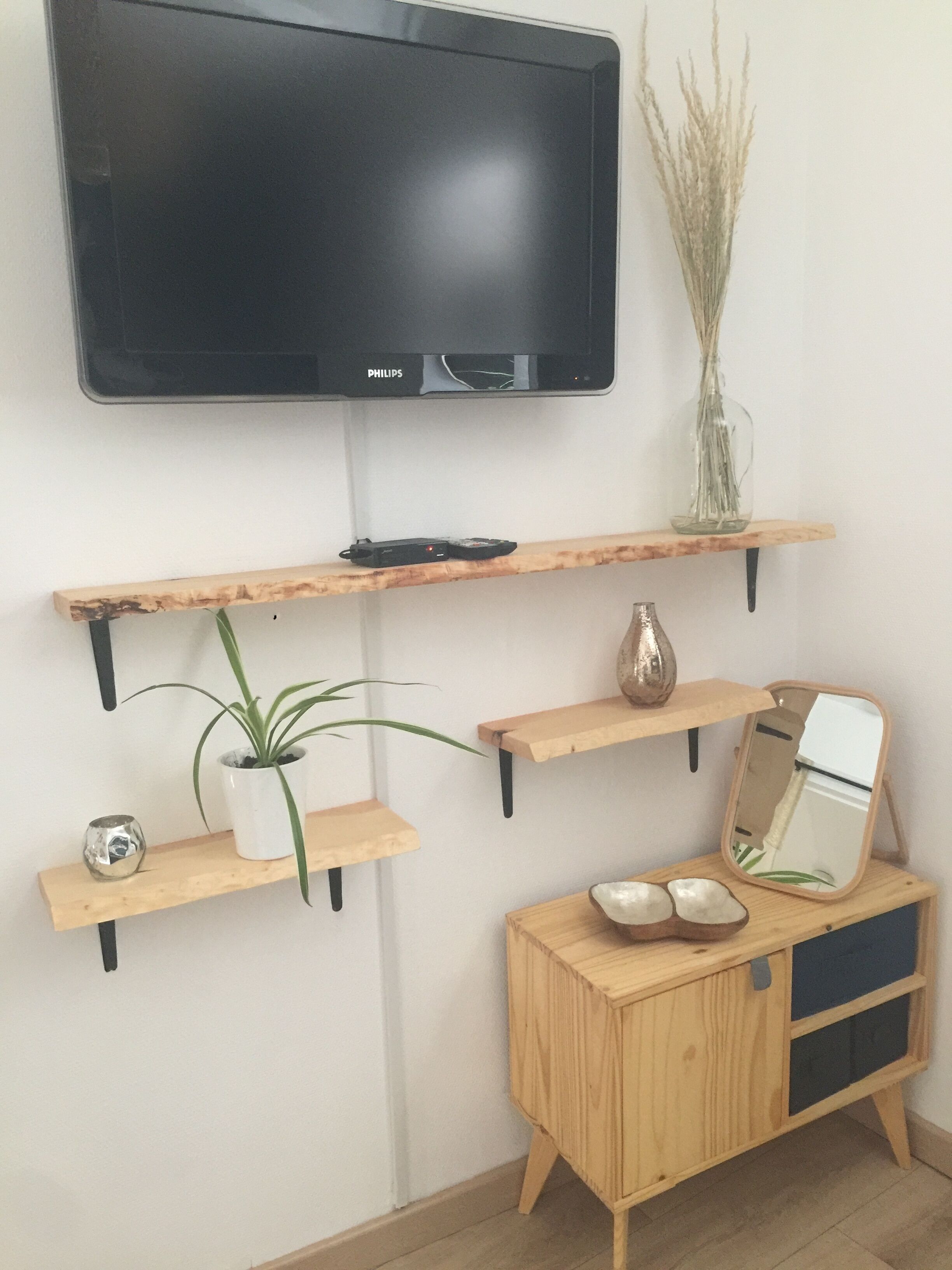 Superb t2 renovated, at the foot of the Rock!