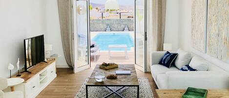 Smart TV, computer monitors