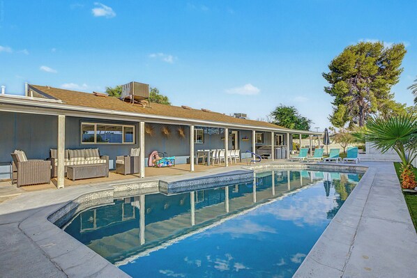 Outdoor pool, a heated pool
