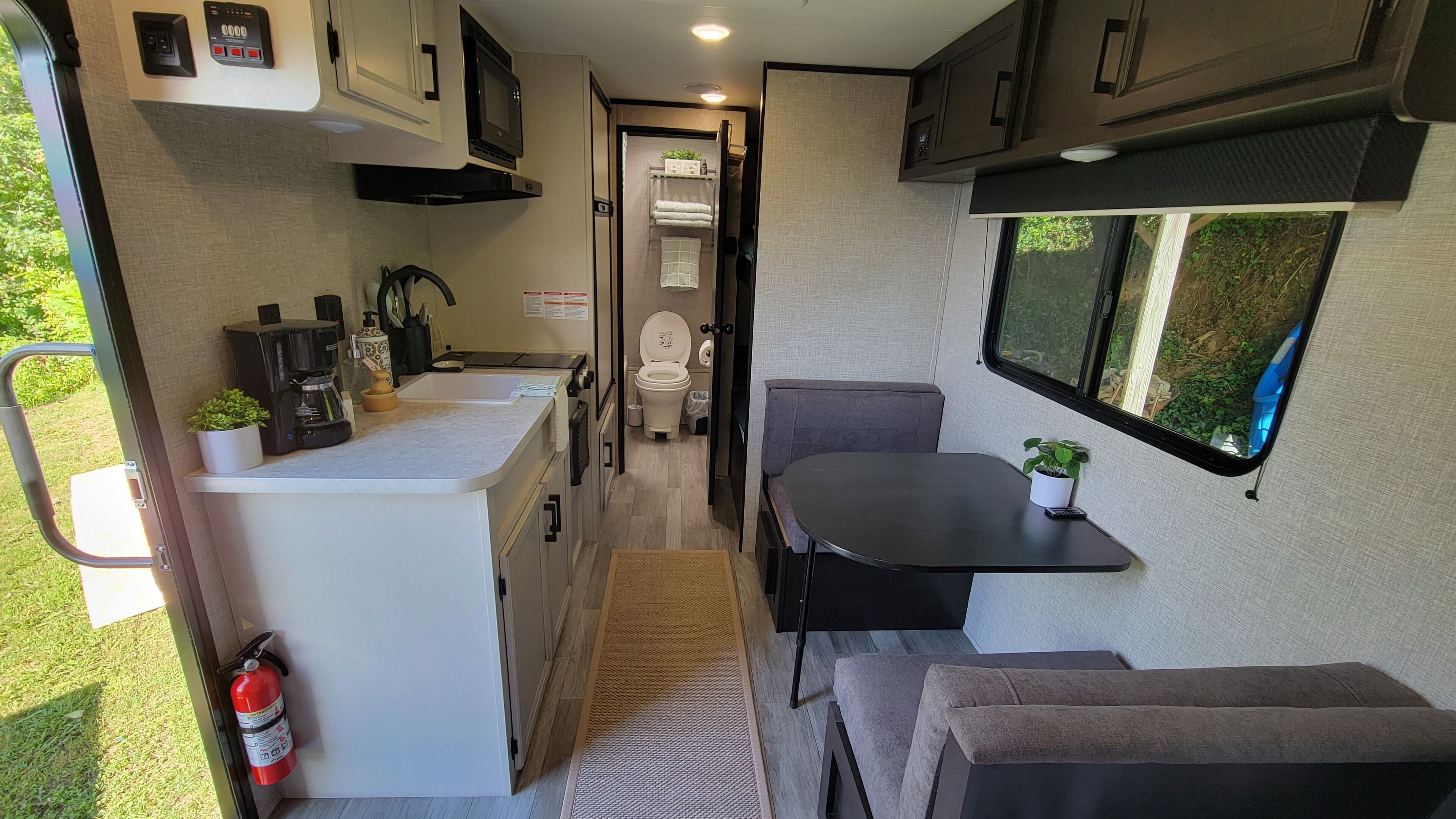 High Above Asheville! Beautiful Long Range Views!