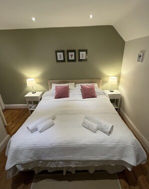 6 bedrooms, iron/ironing board, travel cot, WiFi