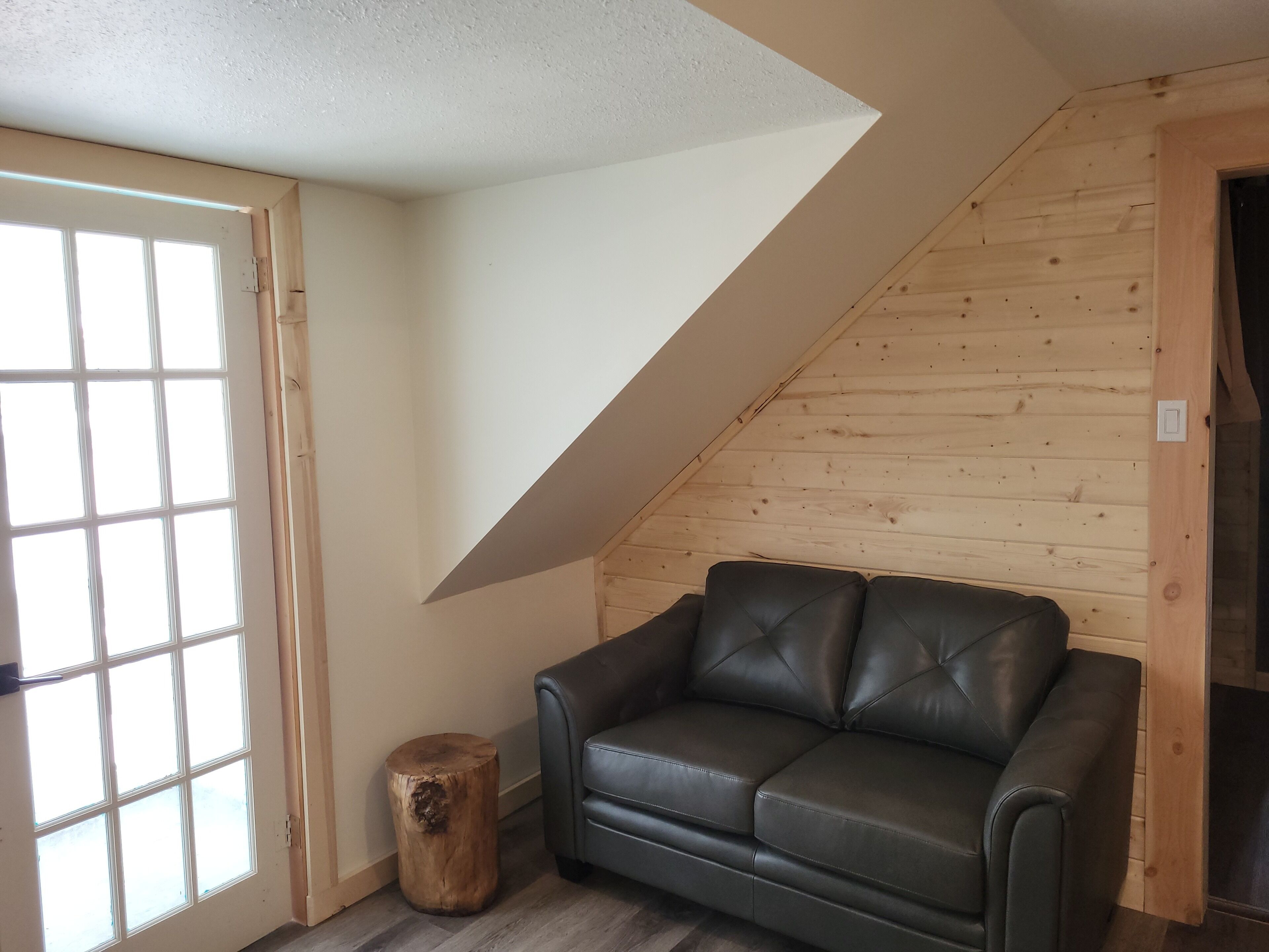 60-inch Smart TV with digital channels, TV, Netflix