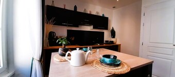 Superb F2 refurbished, at the foot of the Rock!!!!