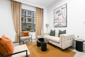 Deluxe Apartment | Living area - Modern space in iconic heritage building (Auckland)