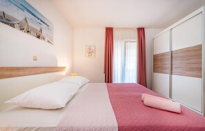 5 Schlafzimmer, Bügeleisen/Bügelbrett, Reisekinderbett, kostenloses WLAN