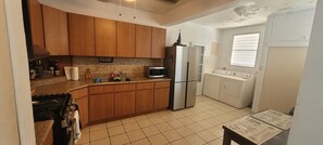 Fridge, microwave, oven, stovetop - Walking Surfers
Quiet and comfortable house near to beaches and restaurants. (Aguadilla)