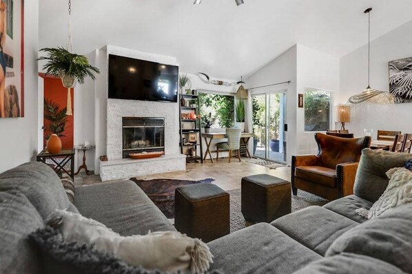 Smart TV - Ponderosa Villa nestled in the Intimate La Quinta Cove (La Quinta)