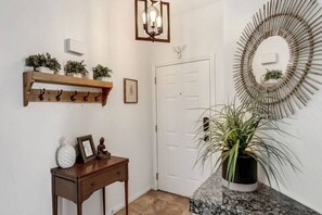 Interior - Ponderosa Villa nestled in the Intimate La Quinta Cove (La Quinta)