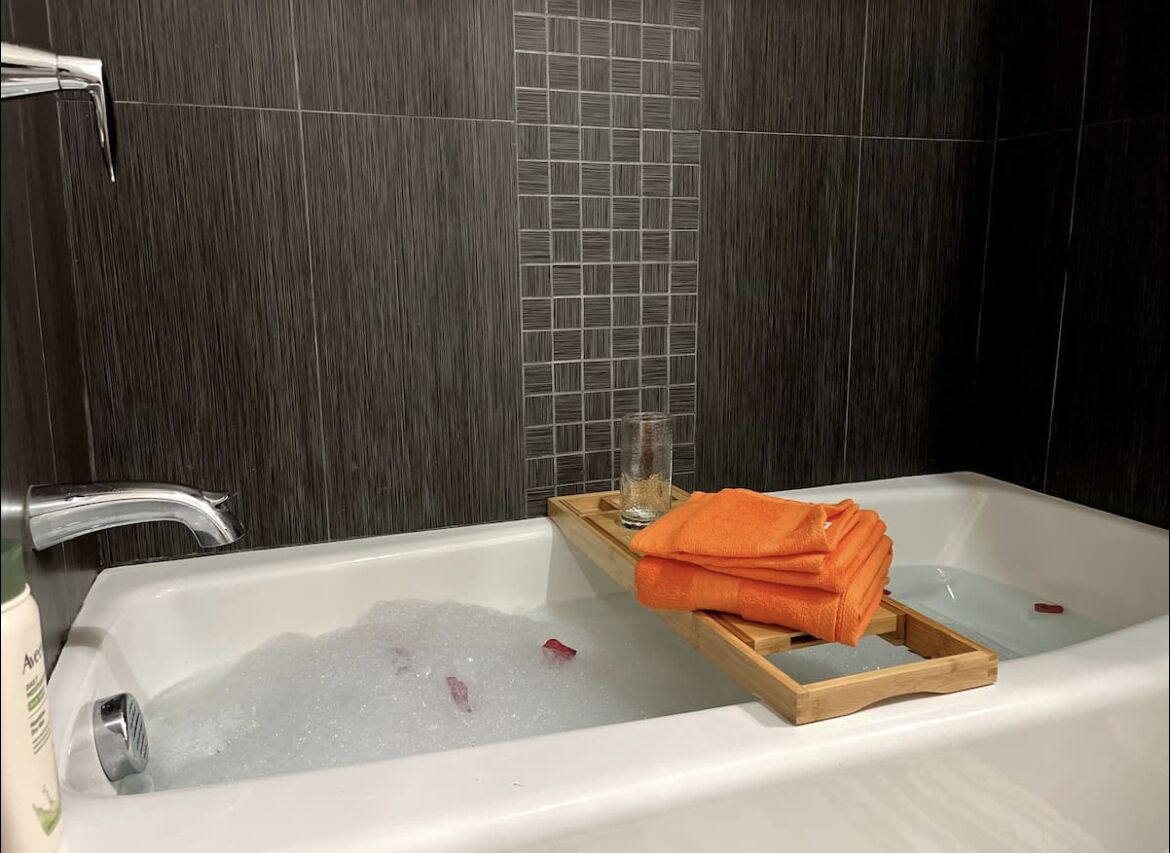 RENOVATED Luxury Studio; 20 Mins Away from NYC/EWR