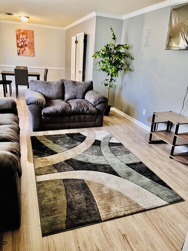 Residential Luxury: Brentwood Estate