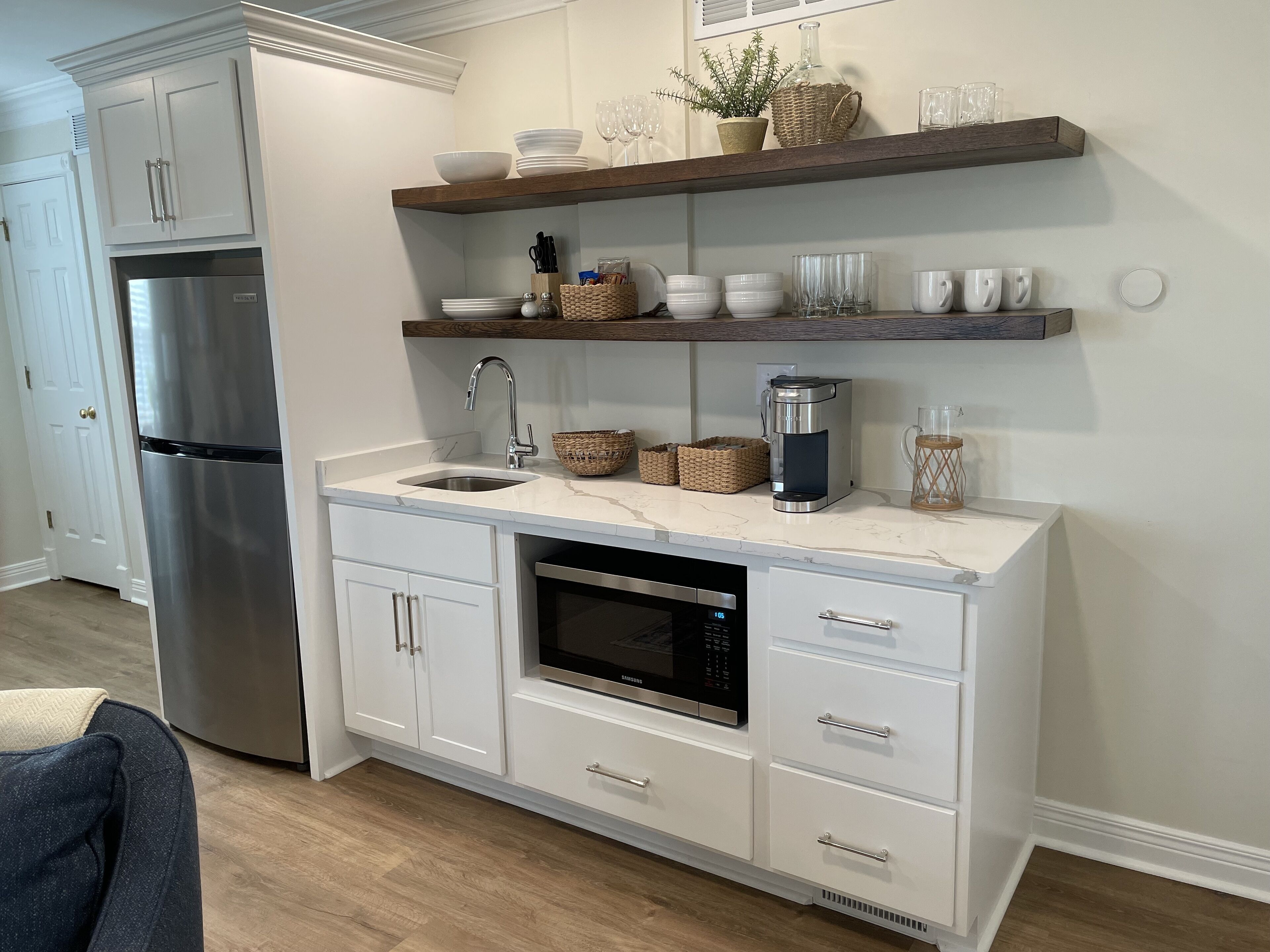 Fridge, microwave, coffee/tea maker, toaster