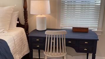 1 bedroom, desk, iron/ironing board, free WiFi