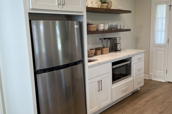 Fridge, microwave, coffee/tea maker, toaster