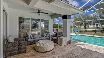 室外游泳池,恒温泳池