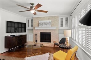 TV connectée, cheminée