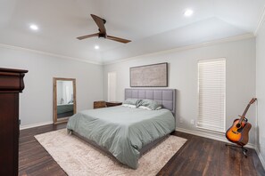 4 Schlafzimmer, Schreibtisch, kostenloses WLAN, Bettwäsche