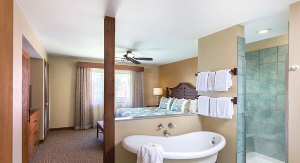 2 bedrooms, travel cot, Internet