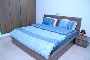 Fer et planche à repasser, Wi-Fi gratuit, draps fournis