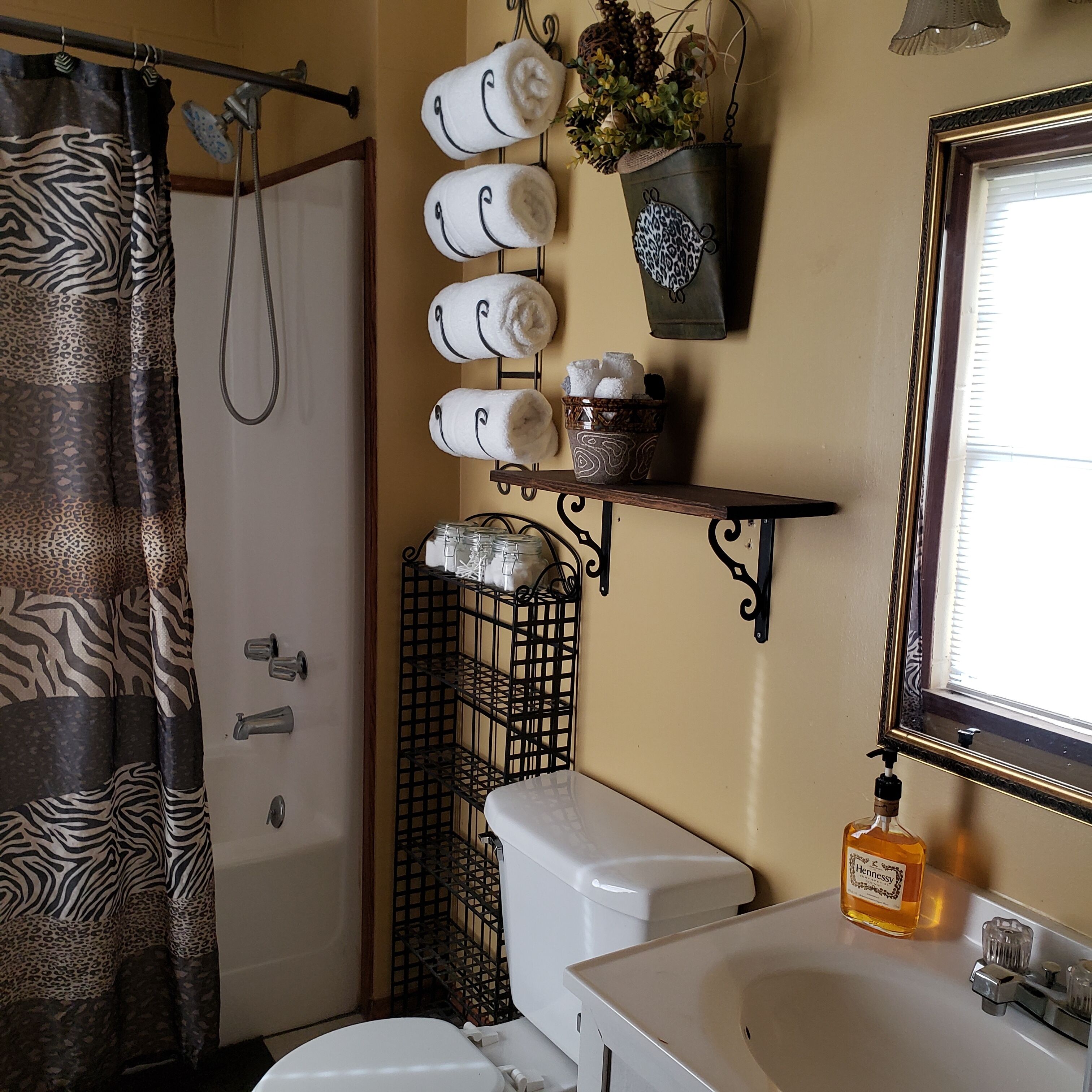 Beautiful Mediterranean studio apt with private patio