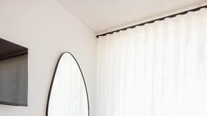 舒適加層、熨斗/熨衣板、免費無線上網、床單