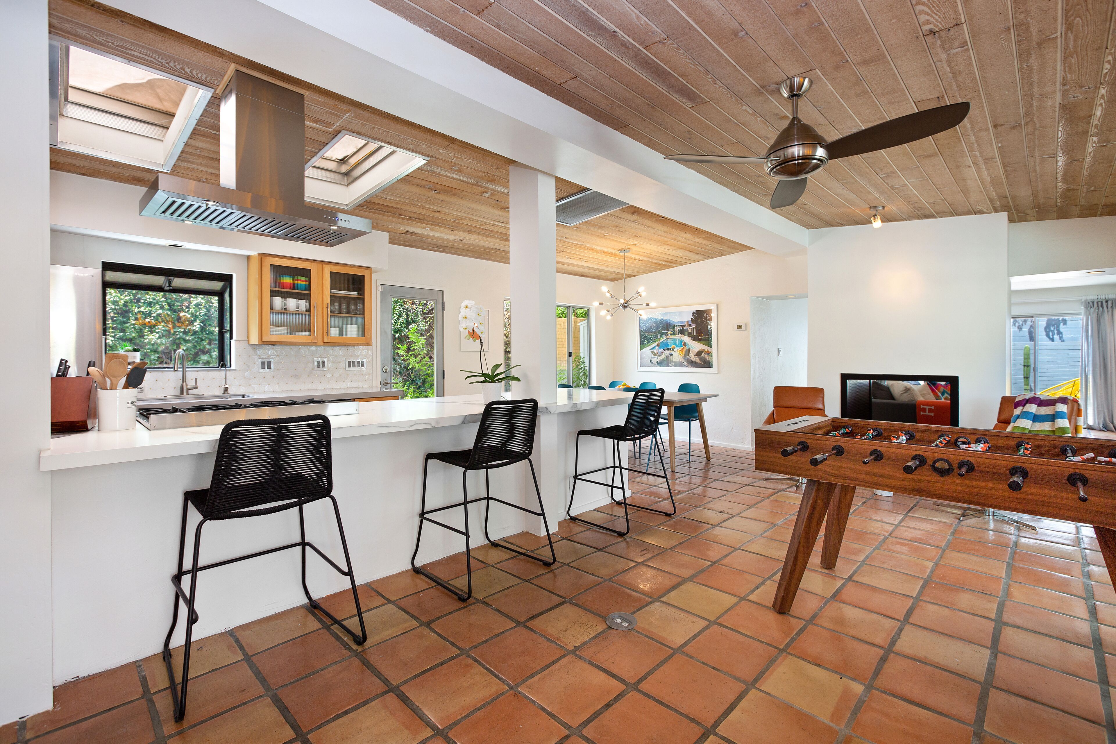 The Ricardo! Mid-century villa + saltwater pool + 5 minutes from downtown PS