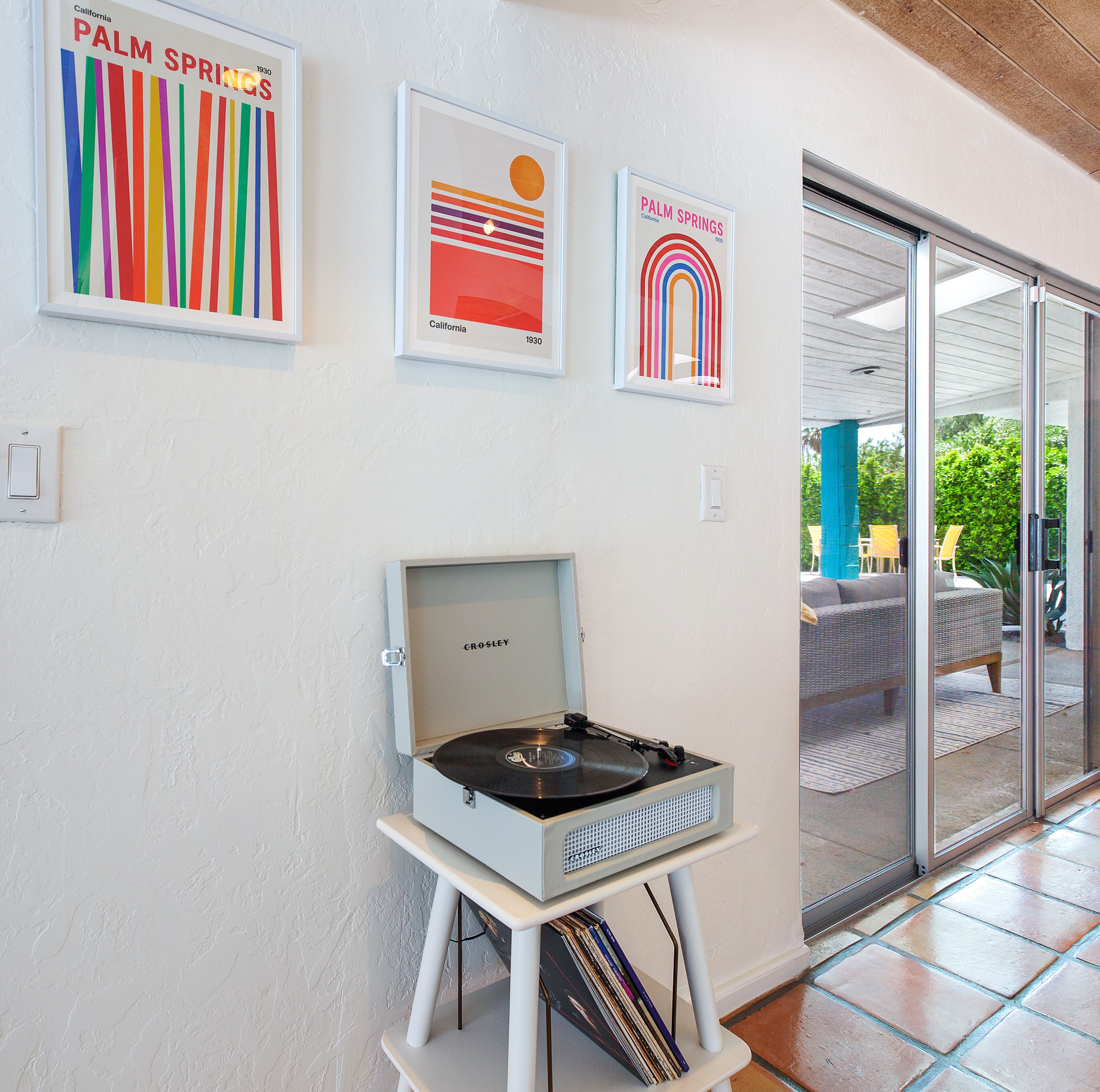 The Ricardo! Mid-century villa + saltwater pool + 5 minutes from downtown PS