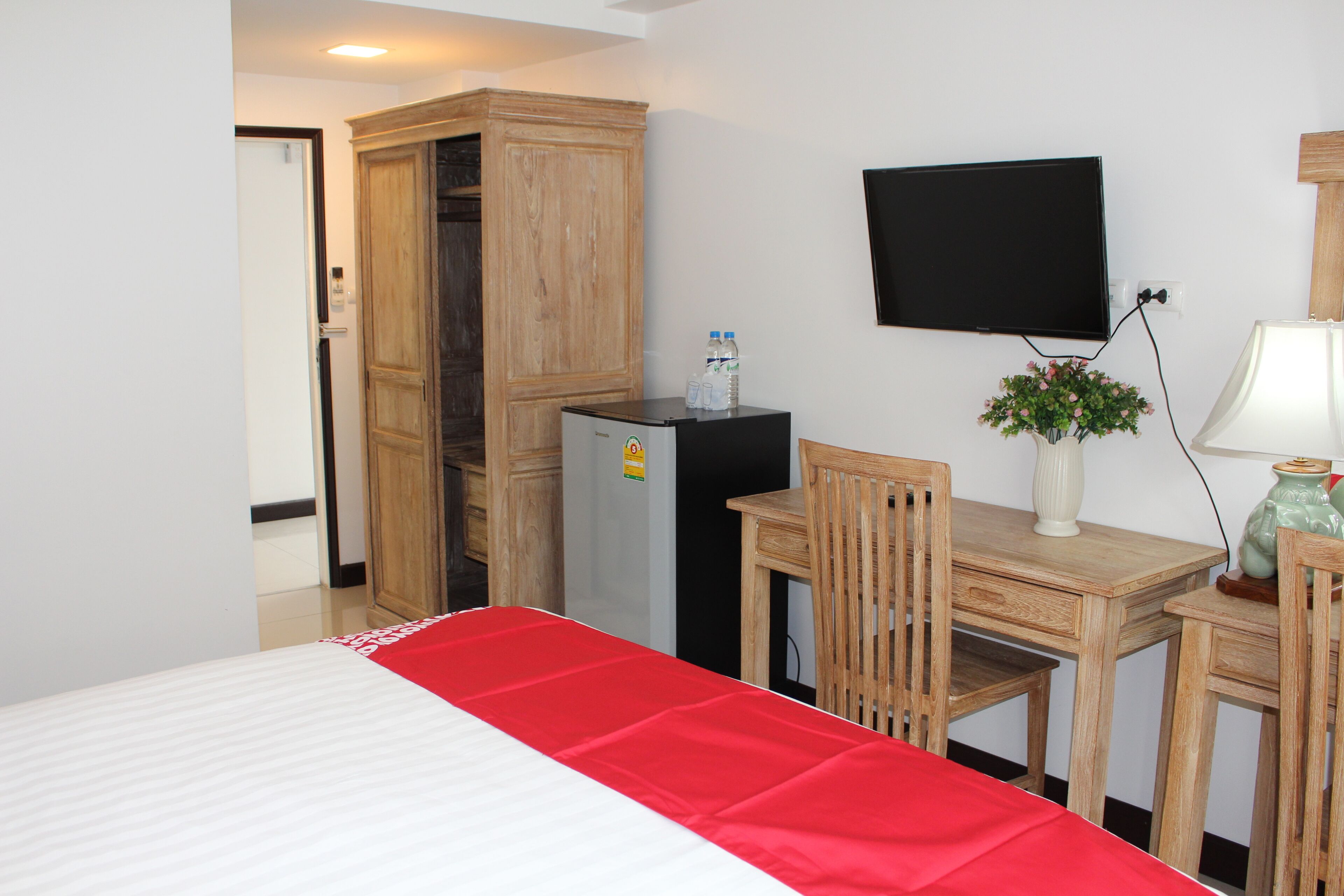 OYO 75409 Premium The Family Hotel