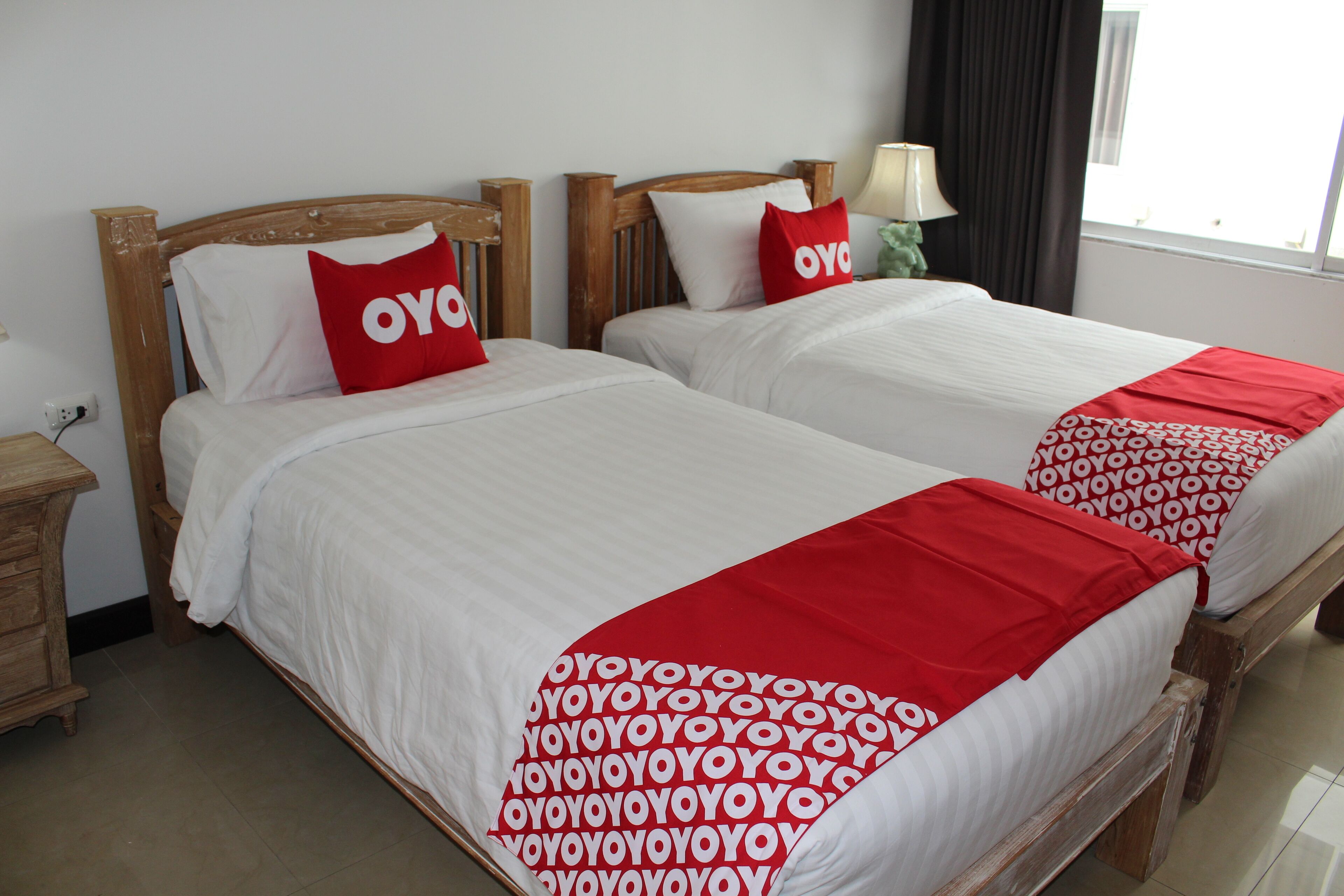 OYO 75409 Premium The Family Hotel