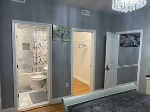 Interior - Luxury en-suite master bedroom (Boston)