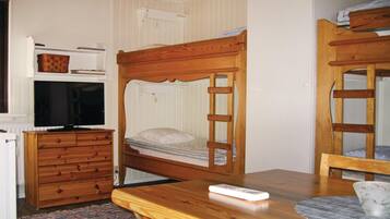 Studio | Living room | TV