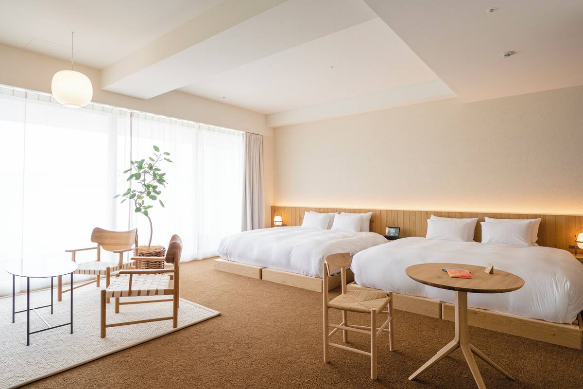 Free WiFi, bed sheets