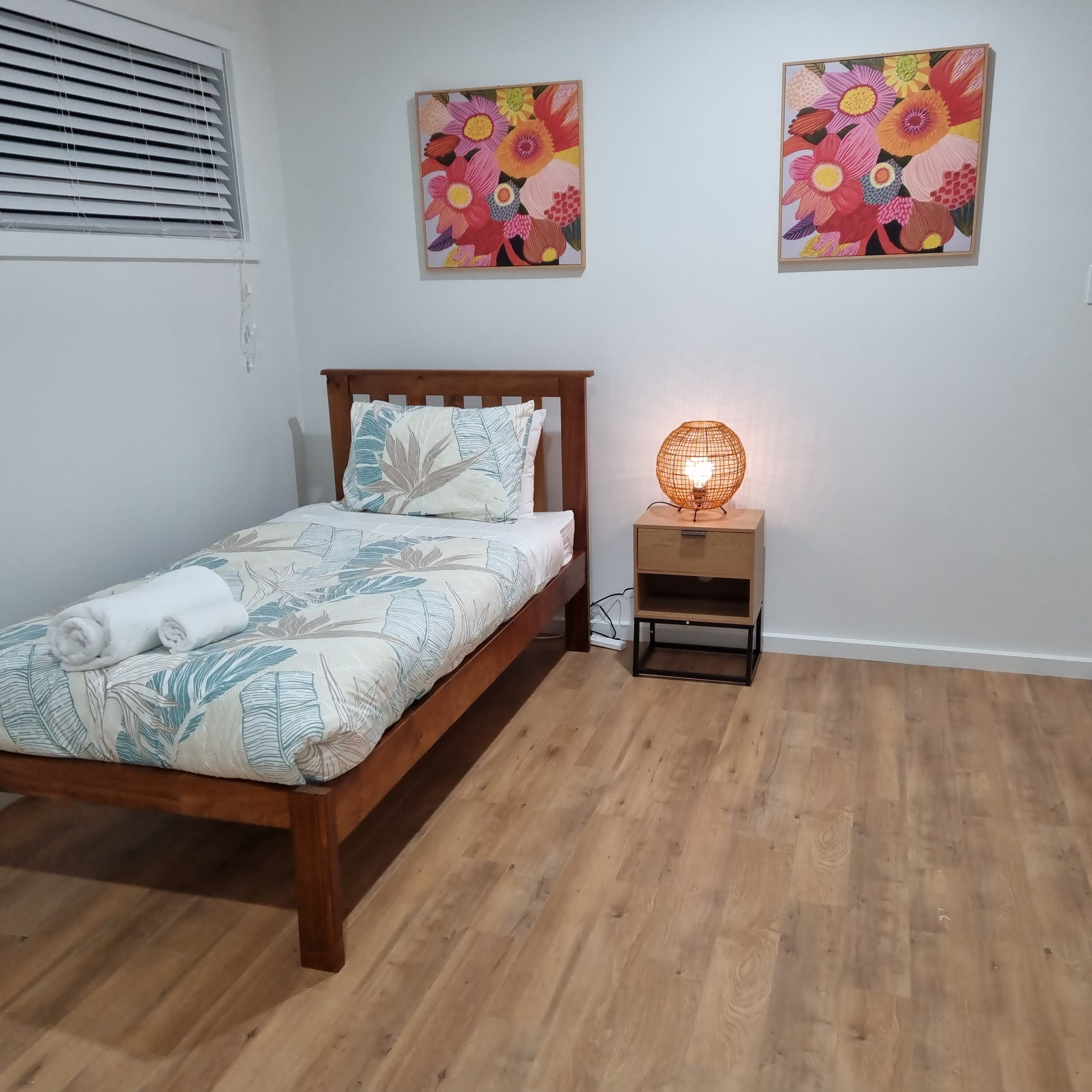 New town house 5 min from the beach!