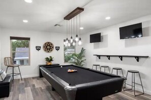 Game room - Gilbert Oasis 1mile to DT w/Heated Pool & Game Room (Gilbert)